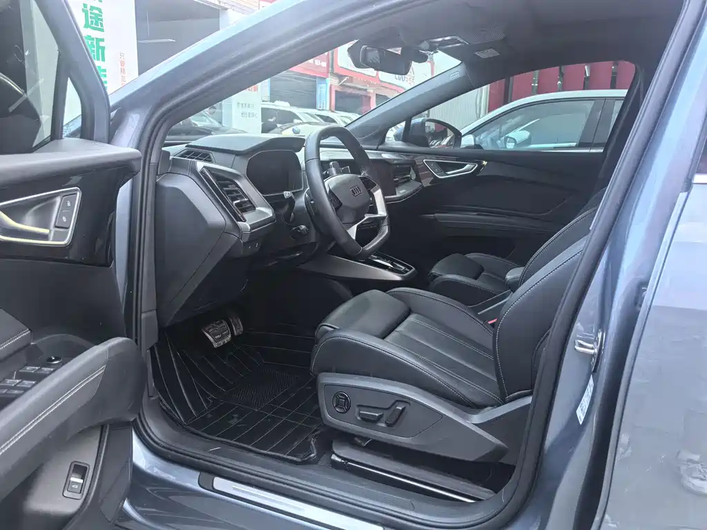 Audi Q4 e-tron 2023