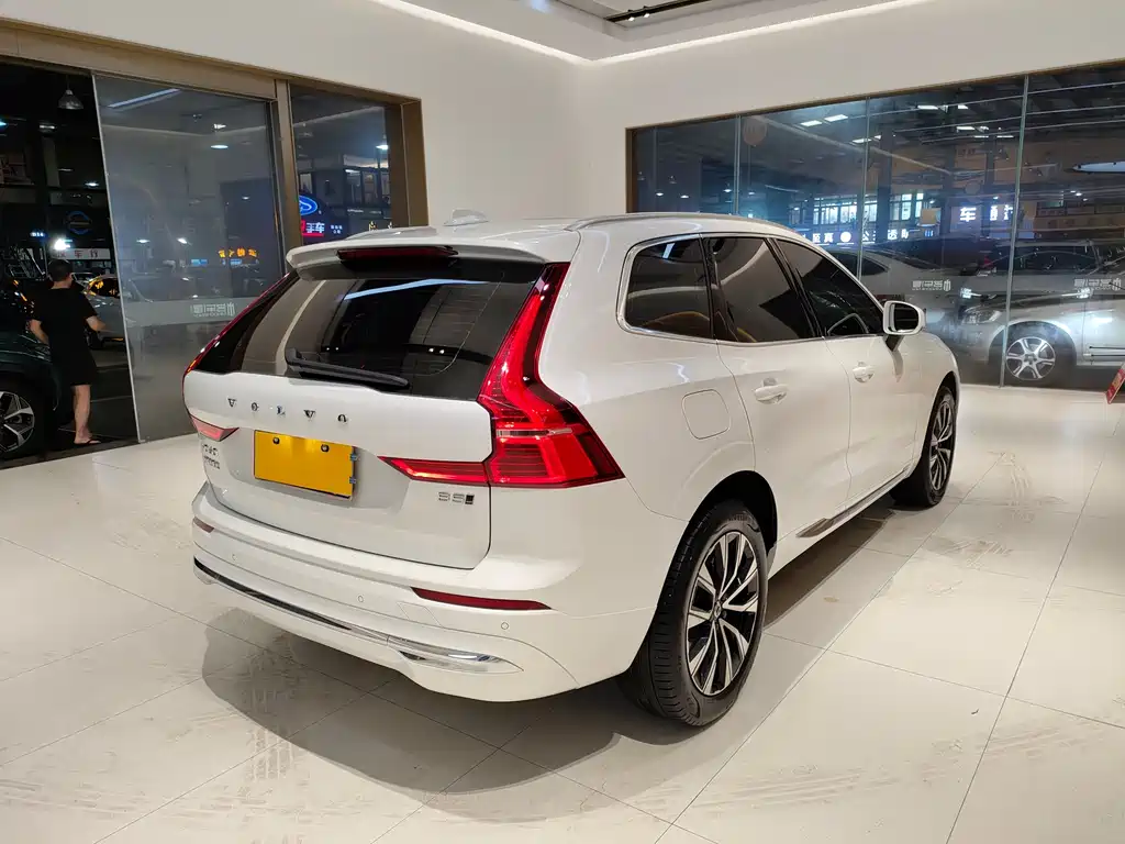 Volvo XC60 2022