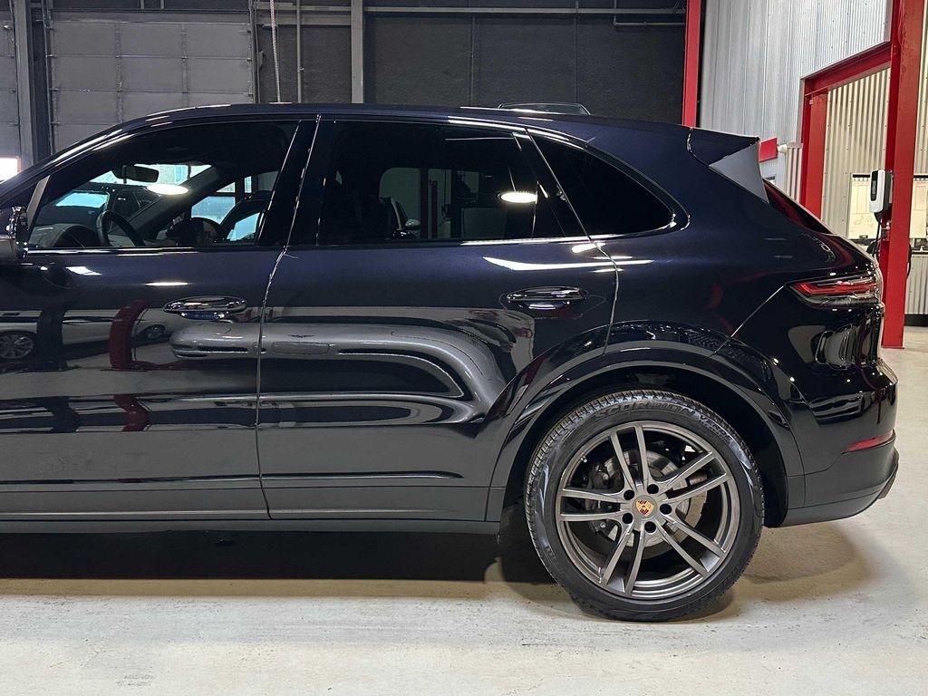 Porsche Cayenne 2021
