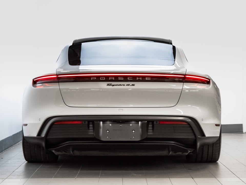 Porsche Taycan 2024
