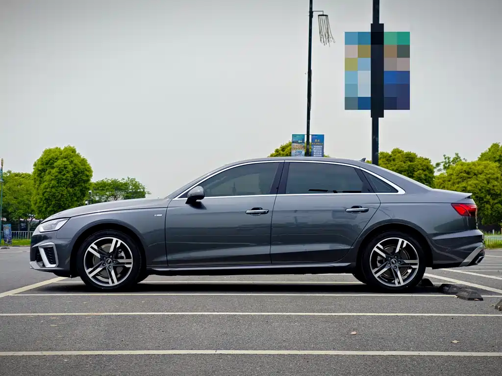 Audi A4 2023