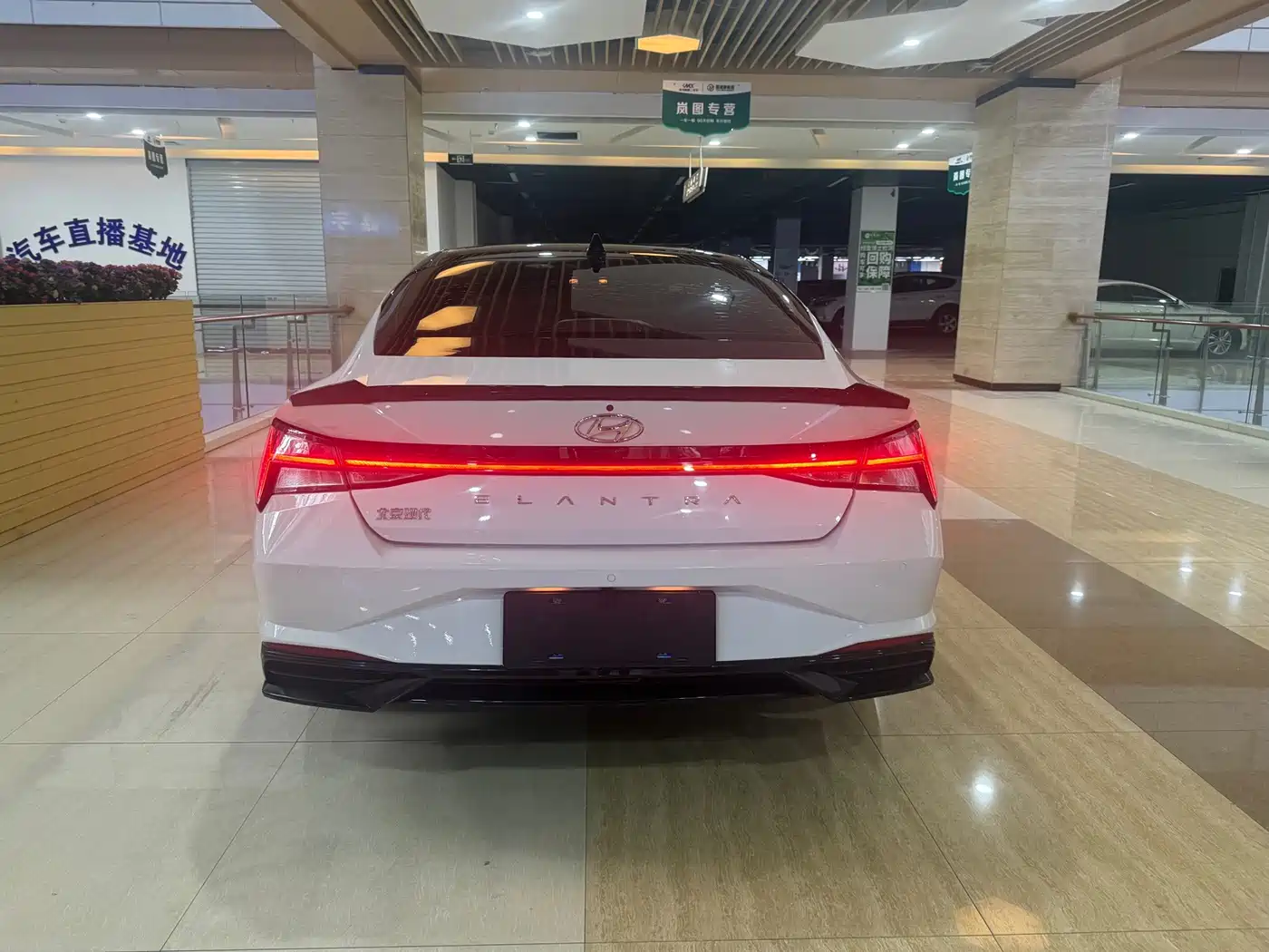 Hyundai Elantra 2022
