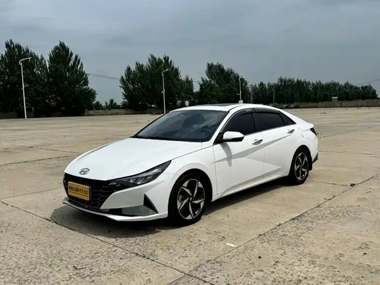 Hyundai Elantra 2023