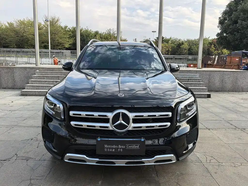 Mercedes-Benz GLB 2023