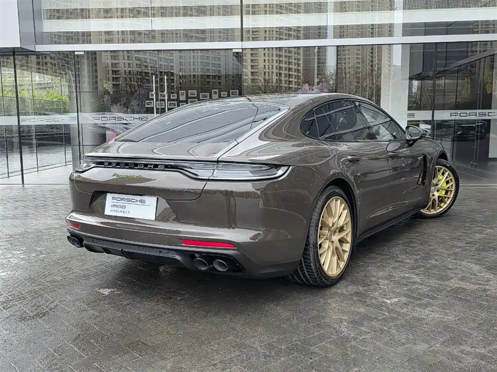 Porsche Panamera 2022