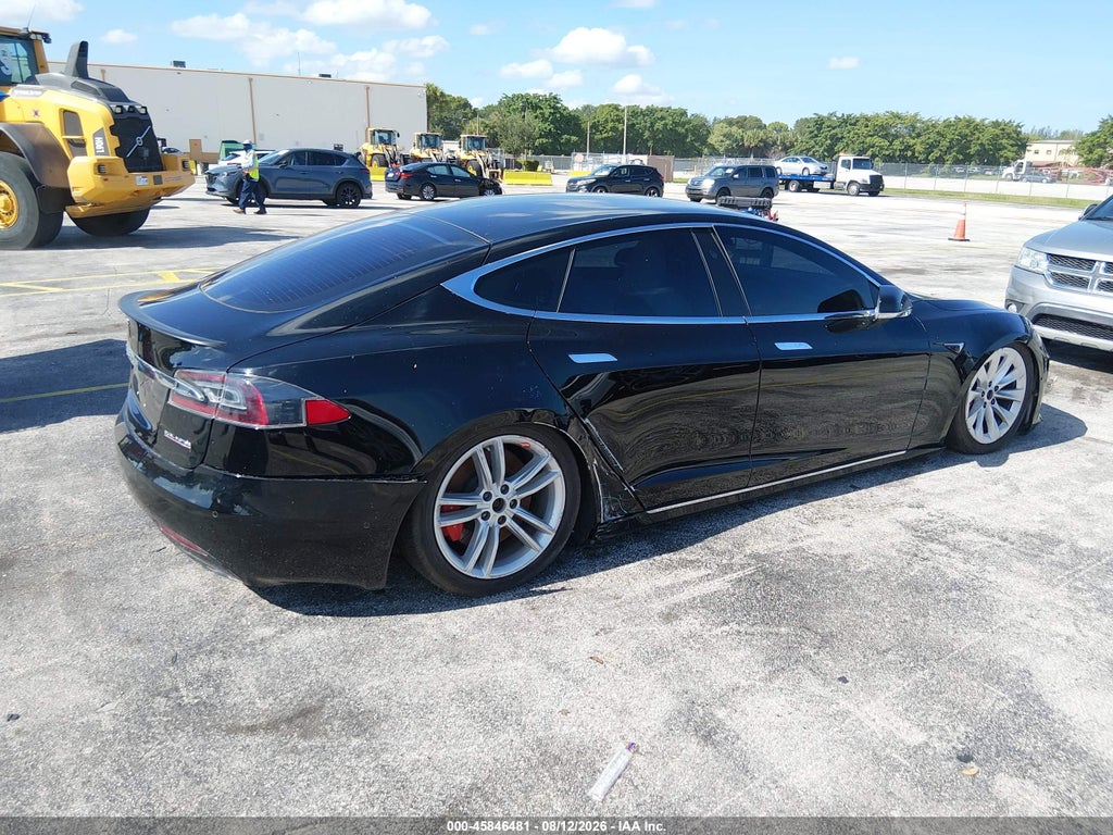 Tesla Model S 2021