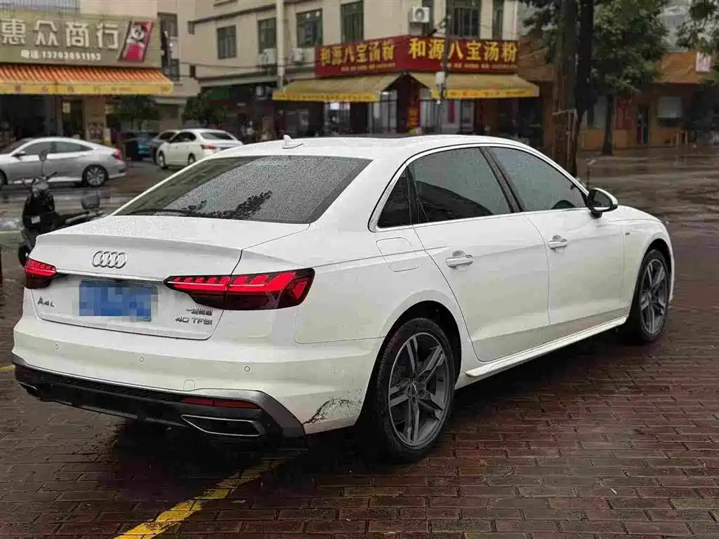 Audi A4 2022