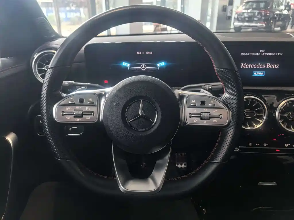 Mercedes-Benz CLA 2023