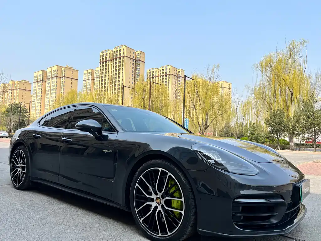 Porsche Panamera 2022