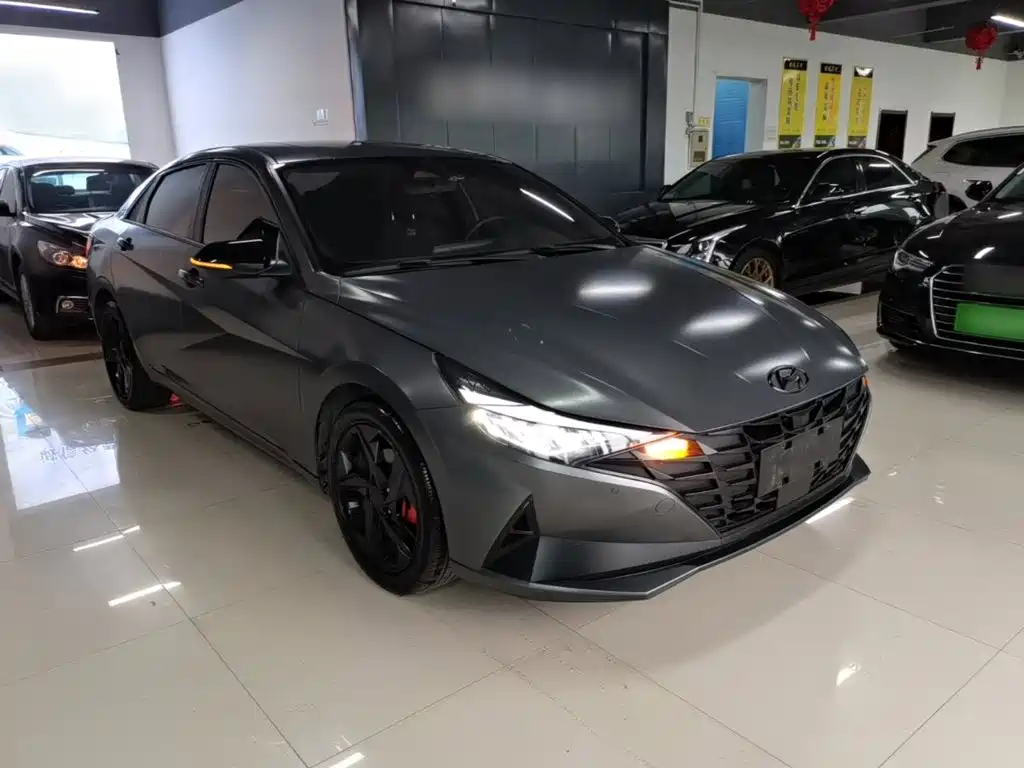 Hyundai Elantra 2022