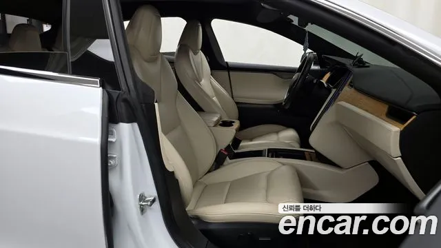 Tesla Model S 2020