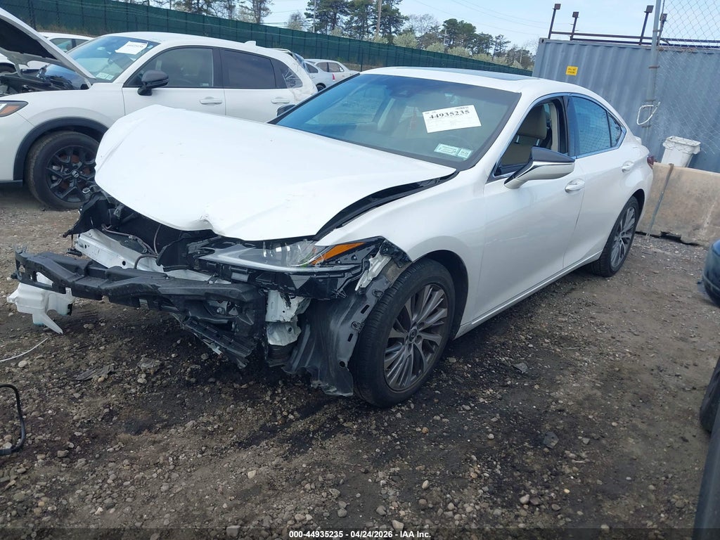 Lexus ES 2021