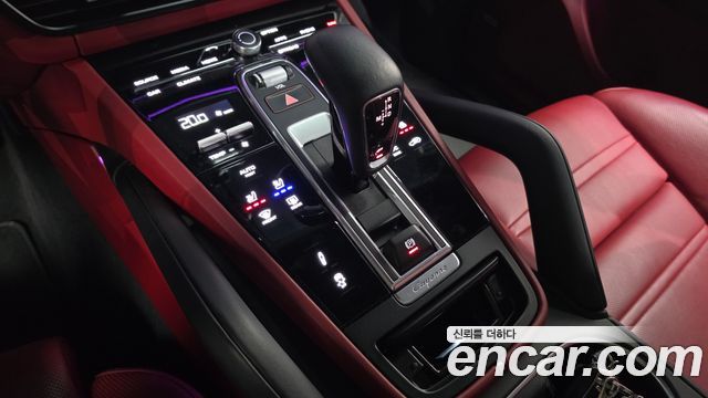 Porsche Cayenne 2021