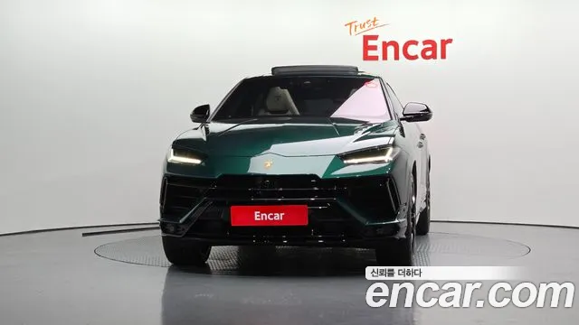 Lamborghini Urus 2024