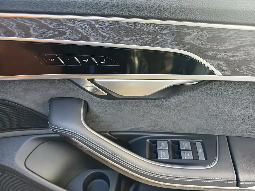Audi A8 2023