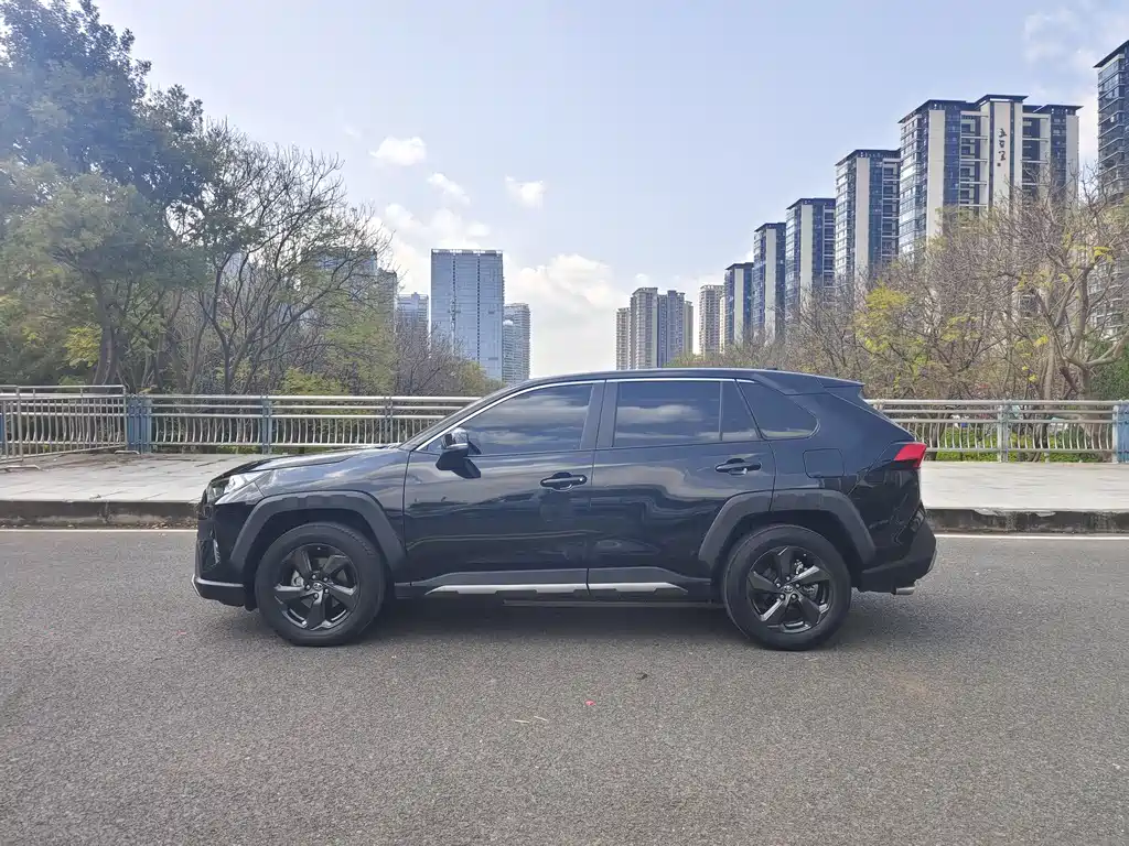 Toyota RAV4 2023