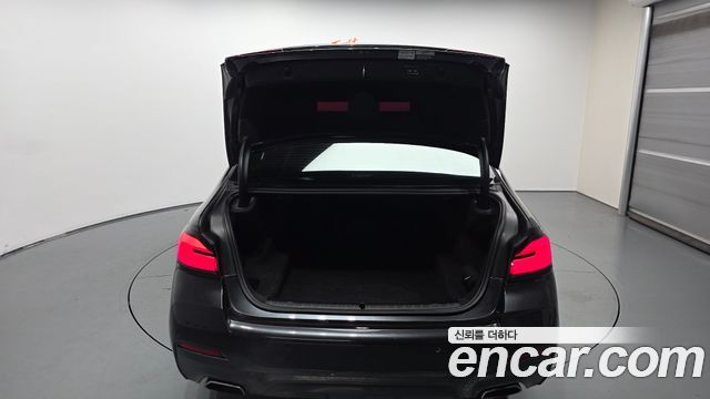 BMW 5 серии 2023