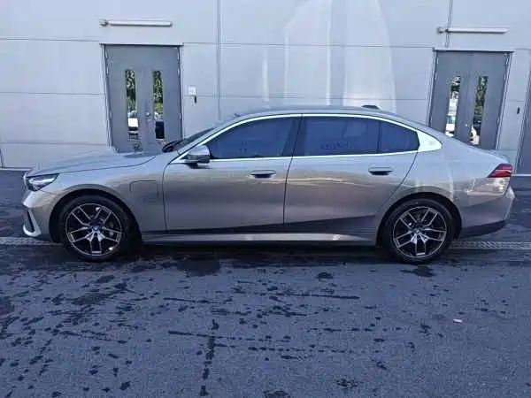 BMW i5 2026