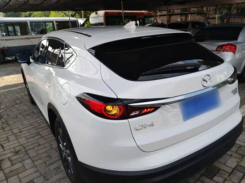 Mazda CX-4 2022