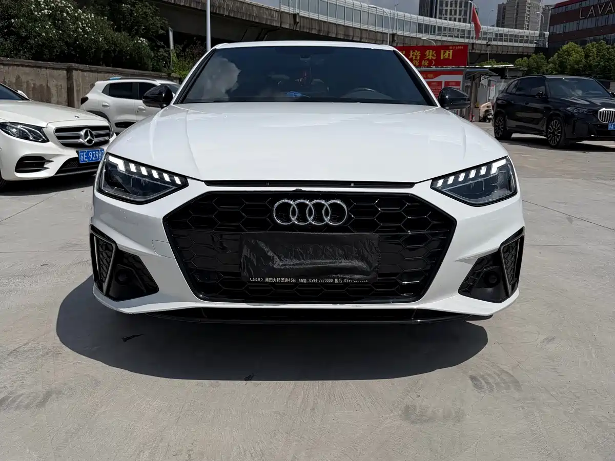 Audi A4 2023