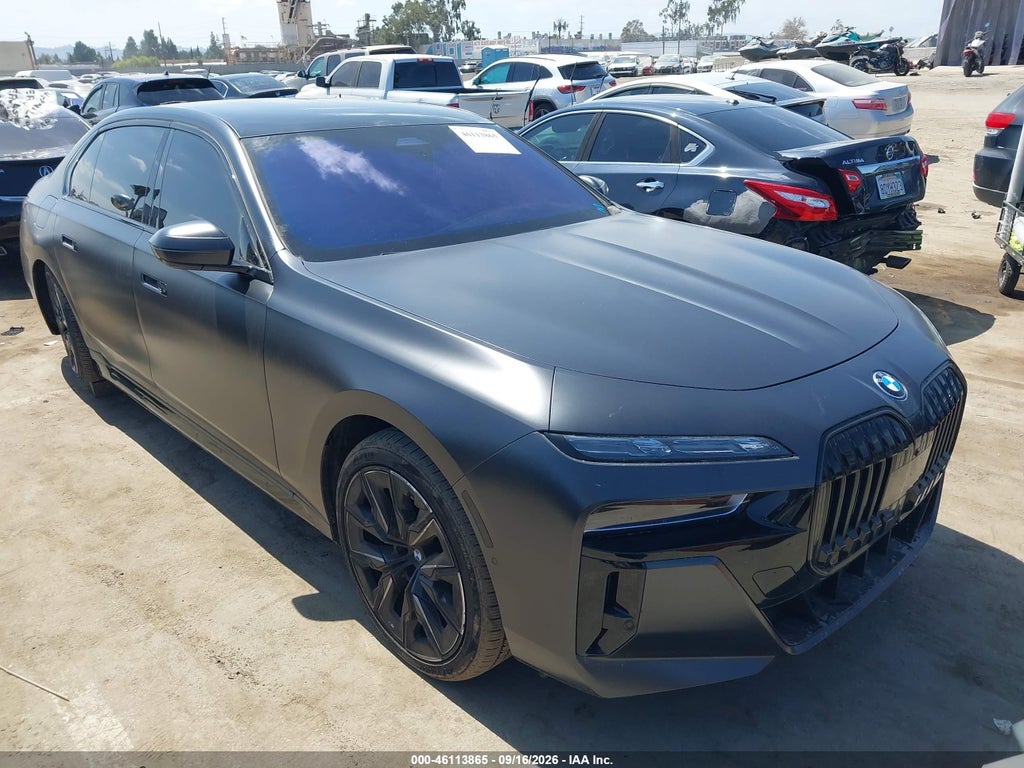 BMW i7 2025