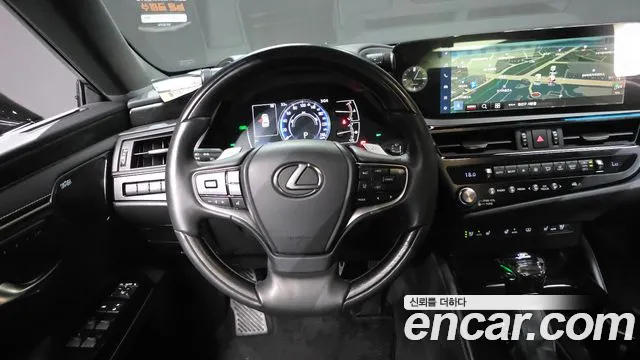 Lexus ES 2023