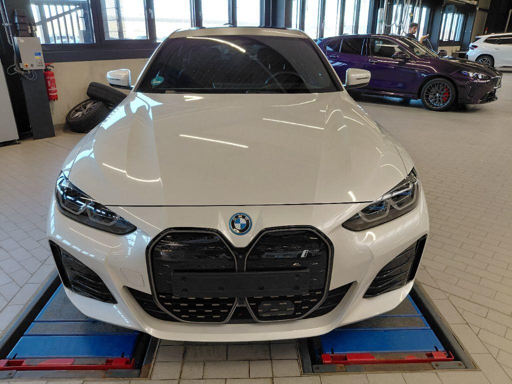 BMW 320 2024