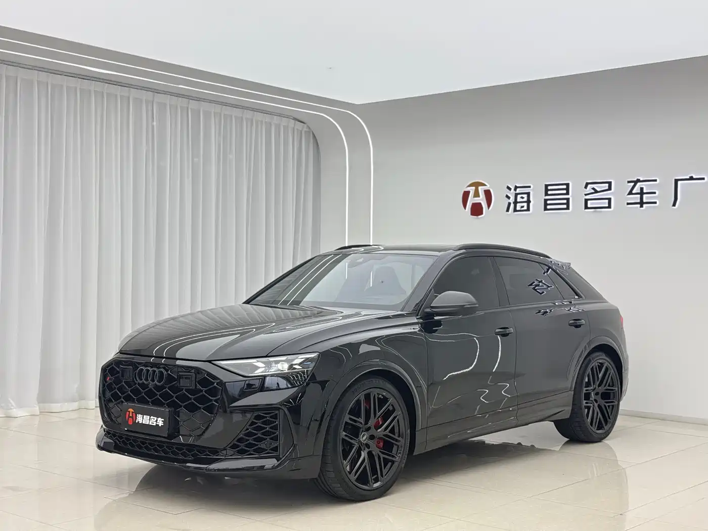 Audi RS Q8 2025