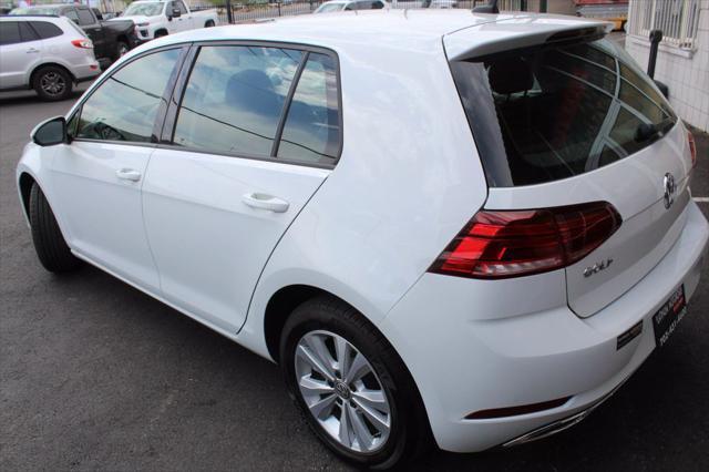 Volkswagen Golf 2021