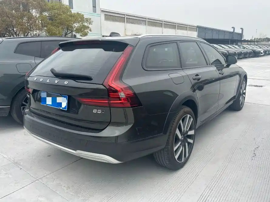 Volvo V90 2021