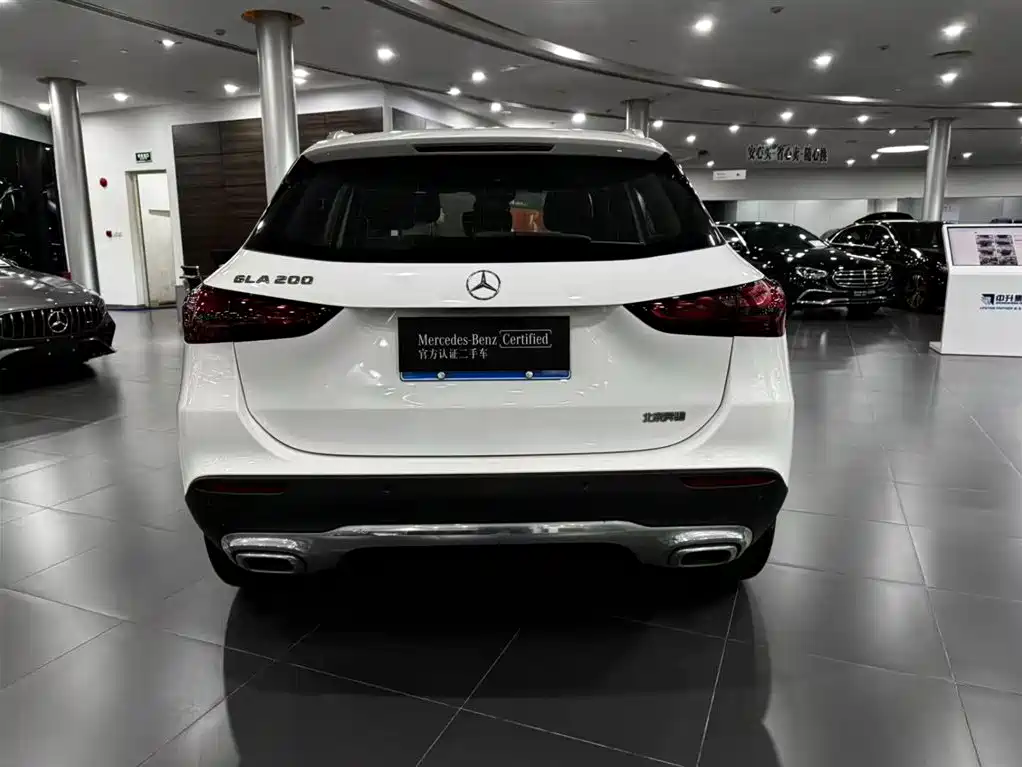 Mercedes-Benz GLA 2024
