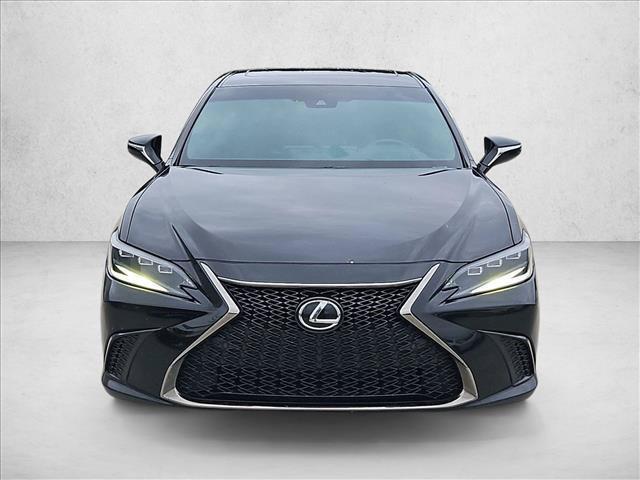 Lexus ES 2022