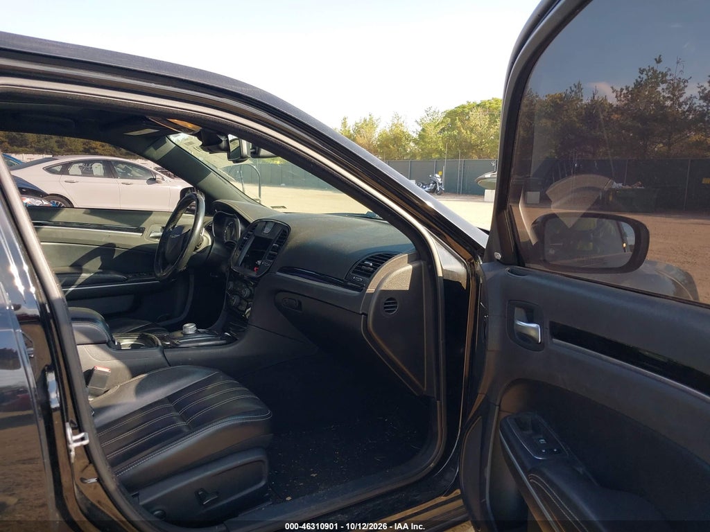 Chrysler 300 2022