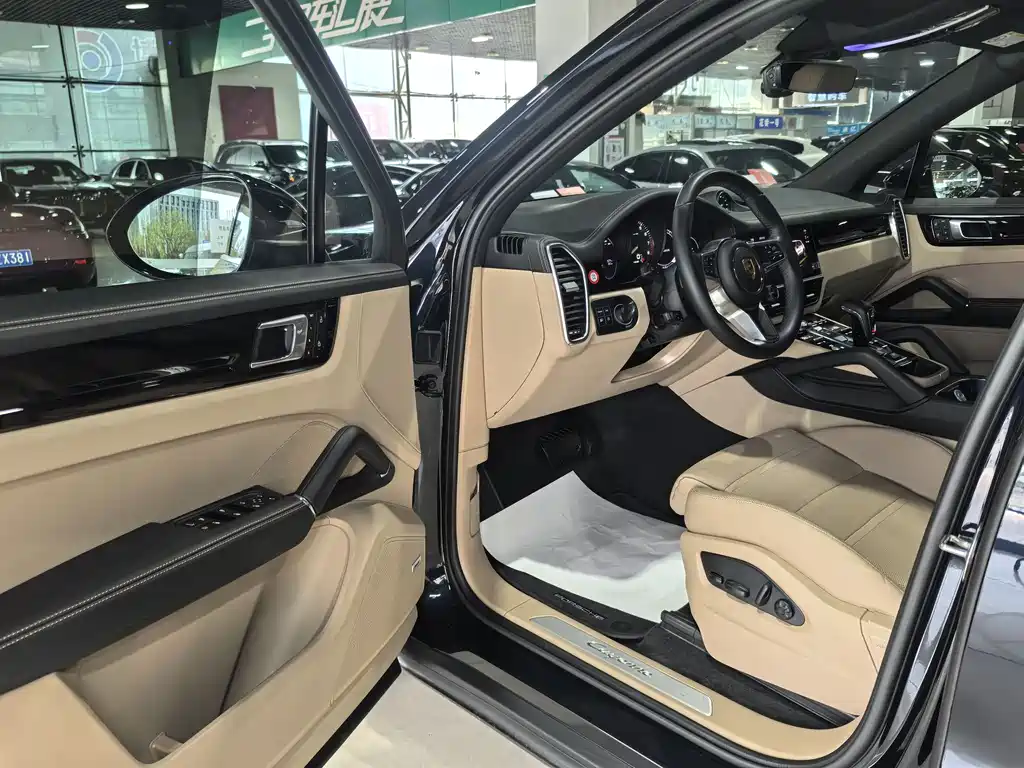 Porsche Cayenne 2022