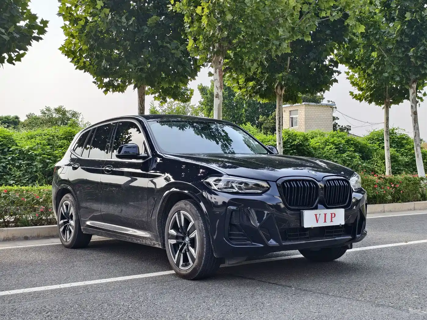 BMW iX3 2025