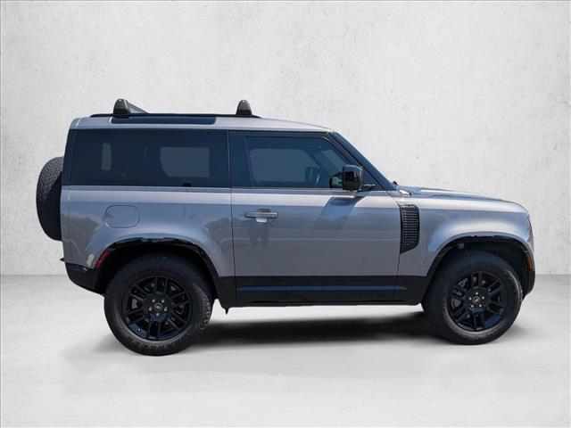 Land Rover Defender 2022
