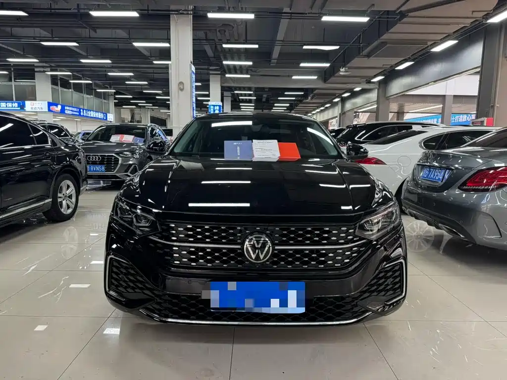 Volkswagen Passat 2024