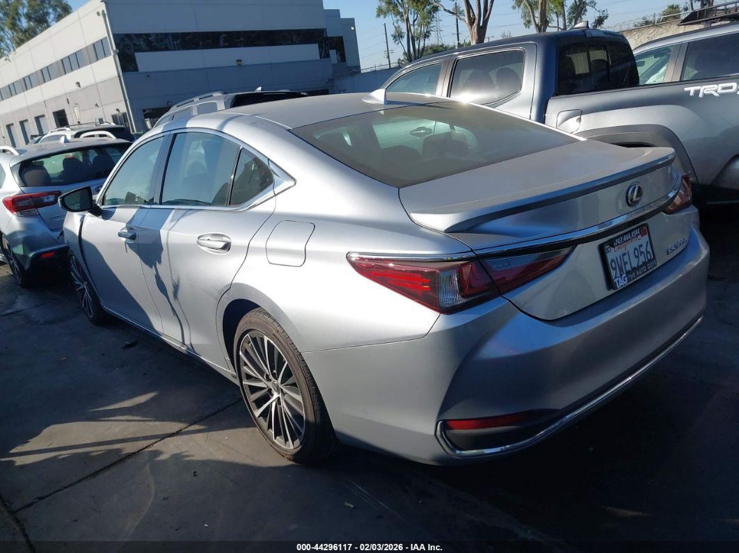 Lexus ES 2025