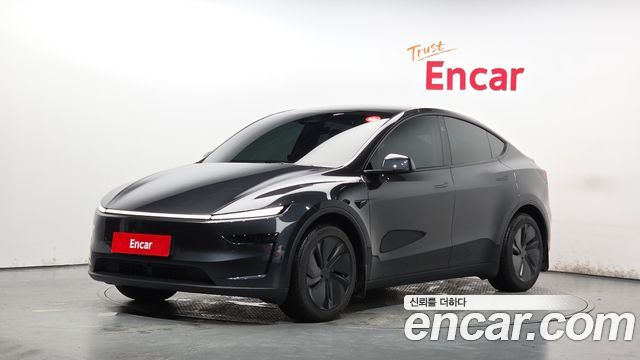 Tesla Model Y 2025