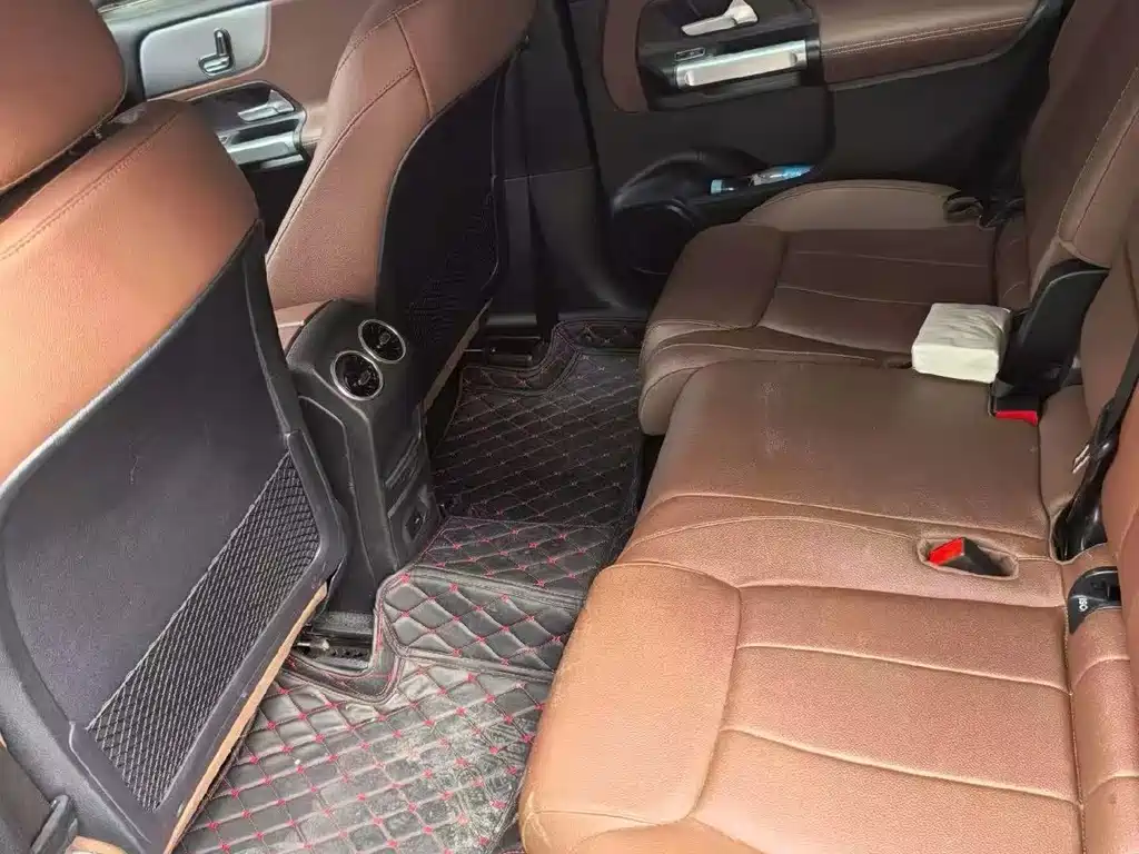 Mercedes-Benz GLB 2023