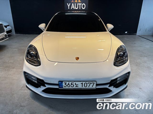 Porsche Panamera 2021