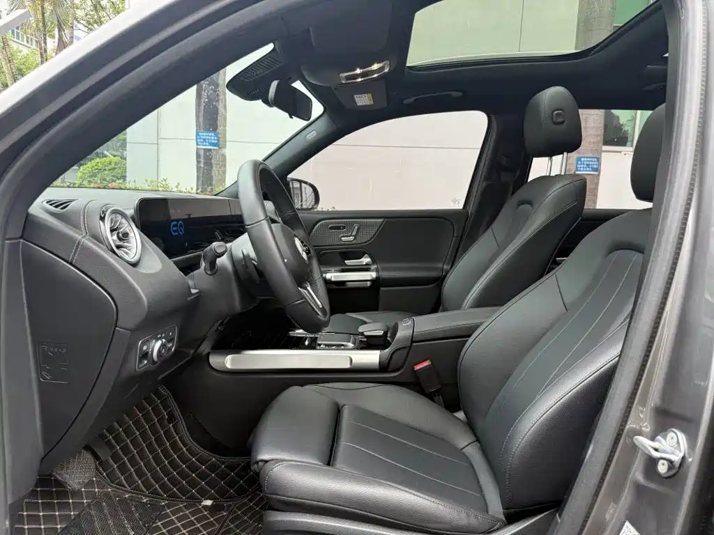 Mercedes-Benz EQB 2023