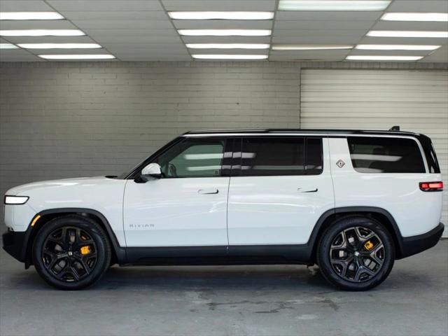 Rivian R1S 2023