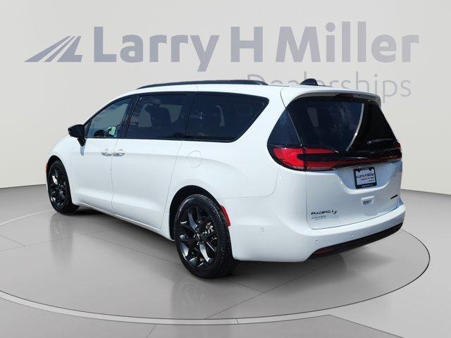 Chrysler Pacifica 2023