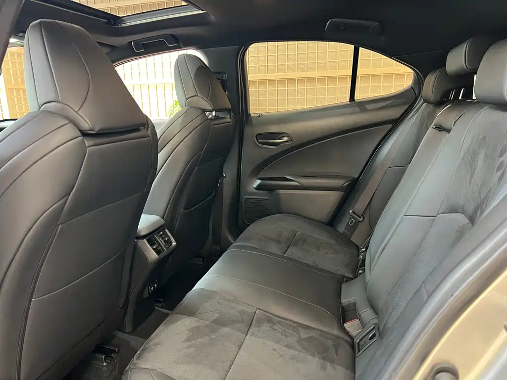 Lexus UX 2020