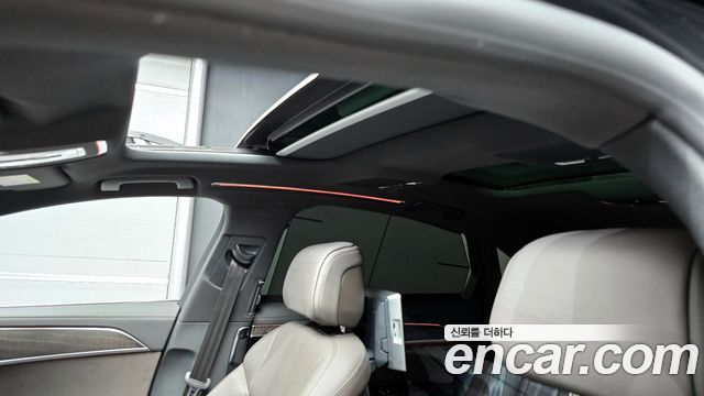 Audi A8 2022