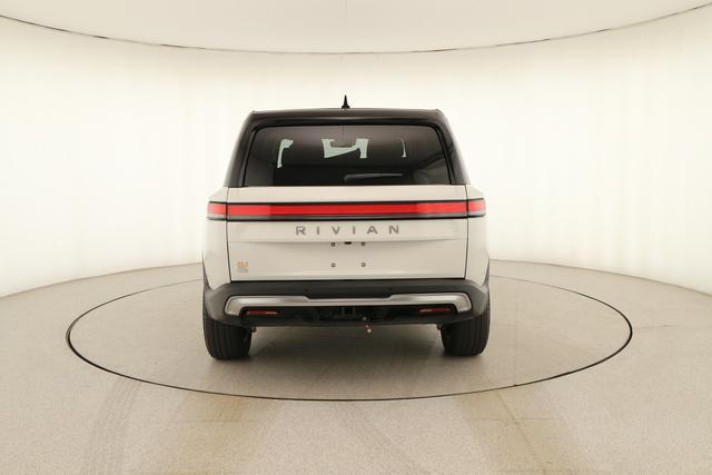 Rivian R1S 2024