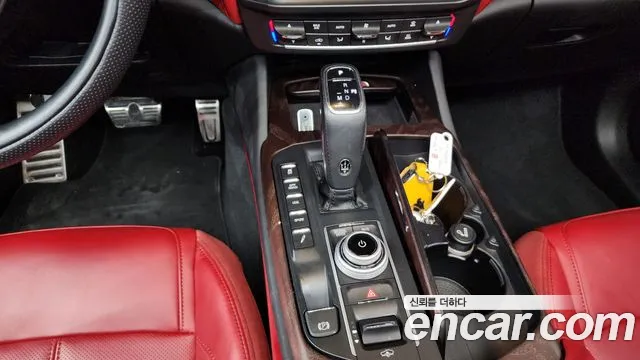 Maserati Levante 2022