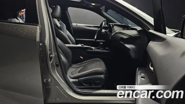 Lexus UX 2021