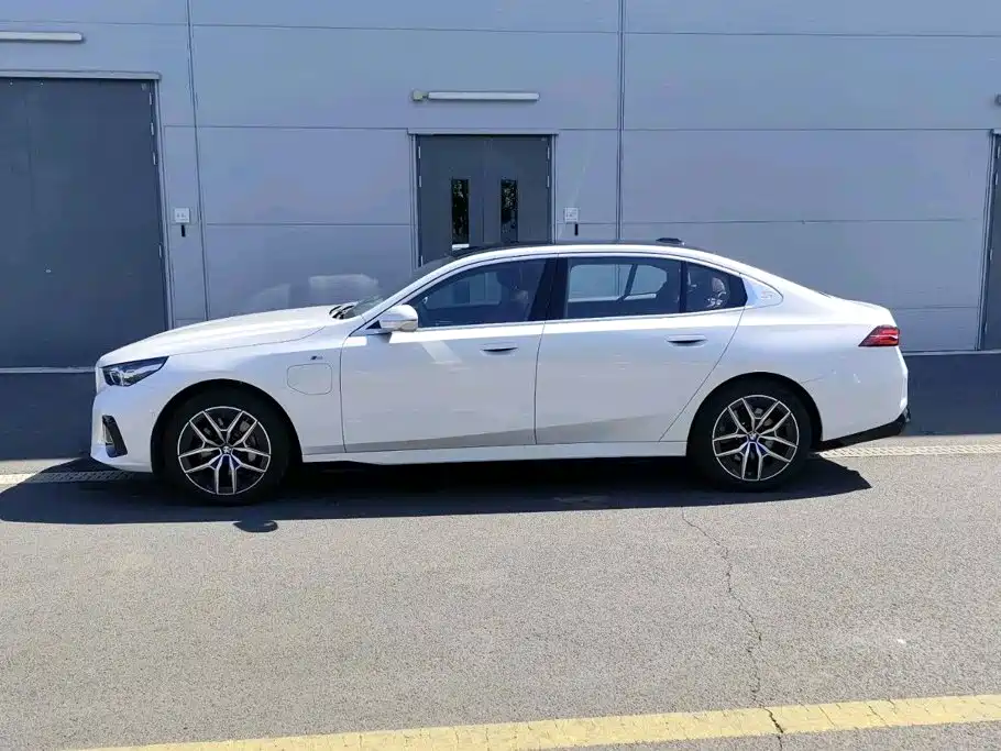 BMW i5 2026